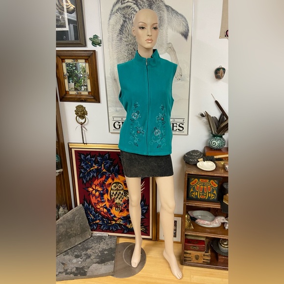 Turquoise Fleece Zip-up Vest with Embroidered Detail - Picture 10 of 11